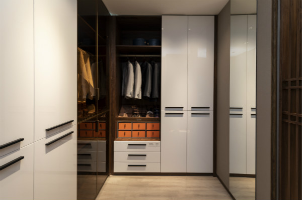 2021開定製衣櫃店要了解什麽？定製衣櫃加盟需注意這幾點